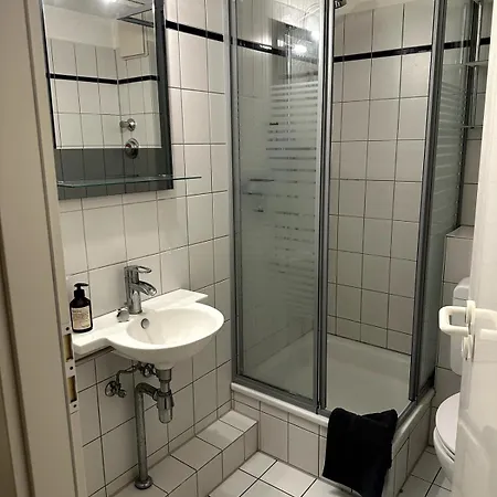 Modernes In Top-lage, Messe